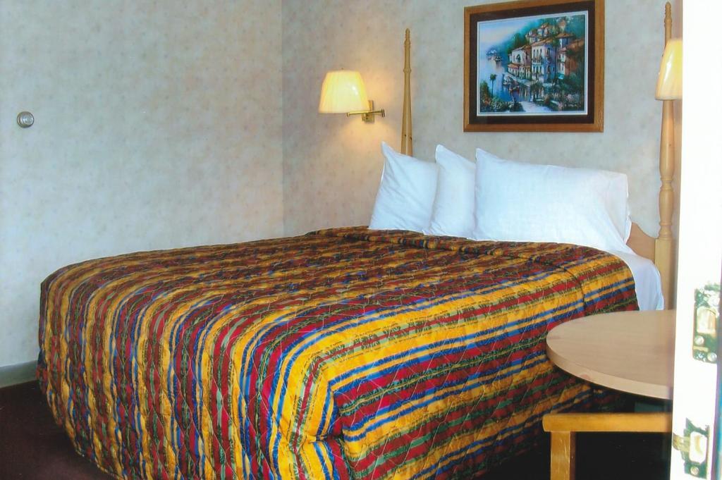 Travel Inn Orange Екстериор снимка